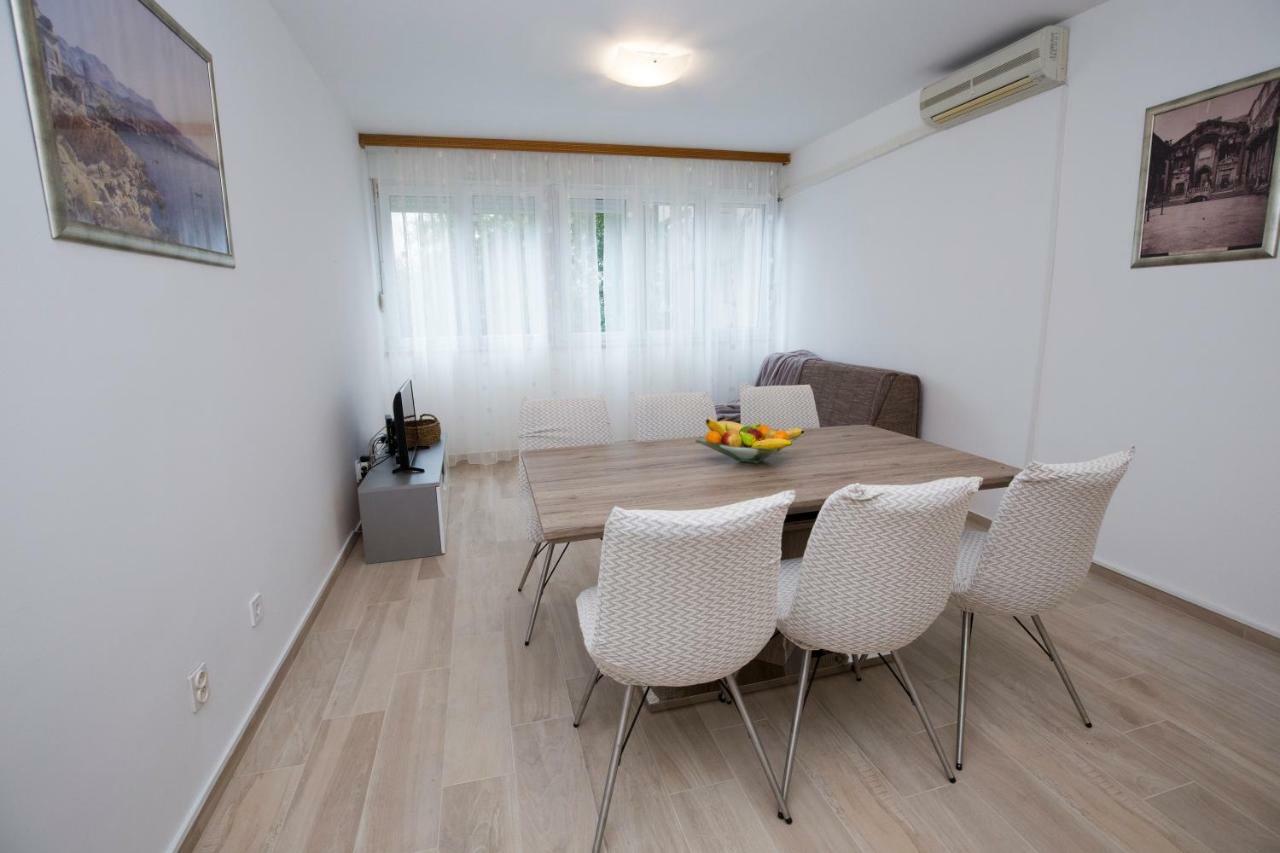 Apartments Put Plokita Smilja Split Exteriör bild